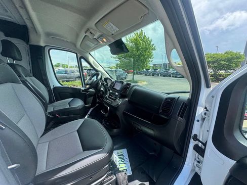 Used 2025 RAM ProMaster 2500 w/ Convenience Group FWD image 16