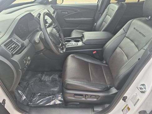 Used 2024 Honda Ridgeline Black Edition image 11