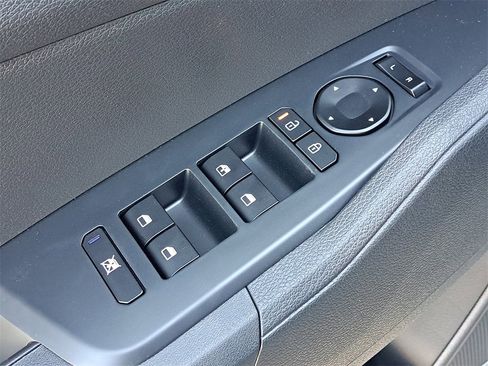 New 2026 Kia Sportage S image 17