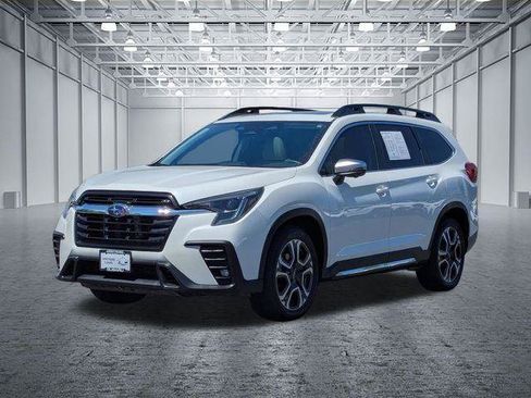 Used 2023 Subaru Ascent Limited w/ Technology Package AWD/4WD image 9