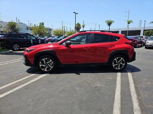 Used 2025 Subaru Crosstrek 2.5i Premium AWD/4WD image 4