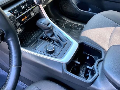Used 2024 Toyota RAV4 XLE w/ Convenience Package image 16