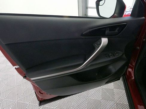 Used 2025 Mitsubishi Eclipse Cross ES image 13