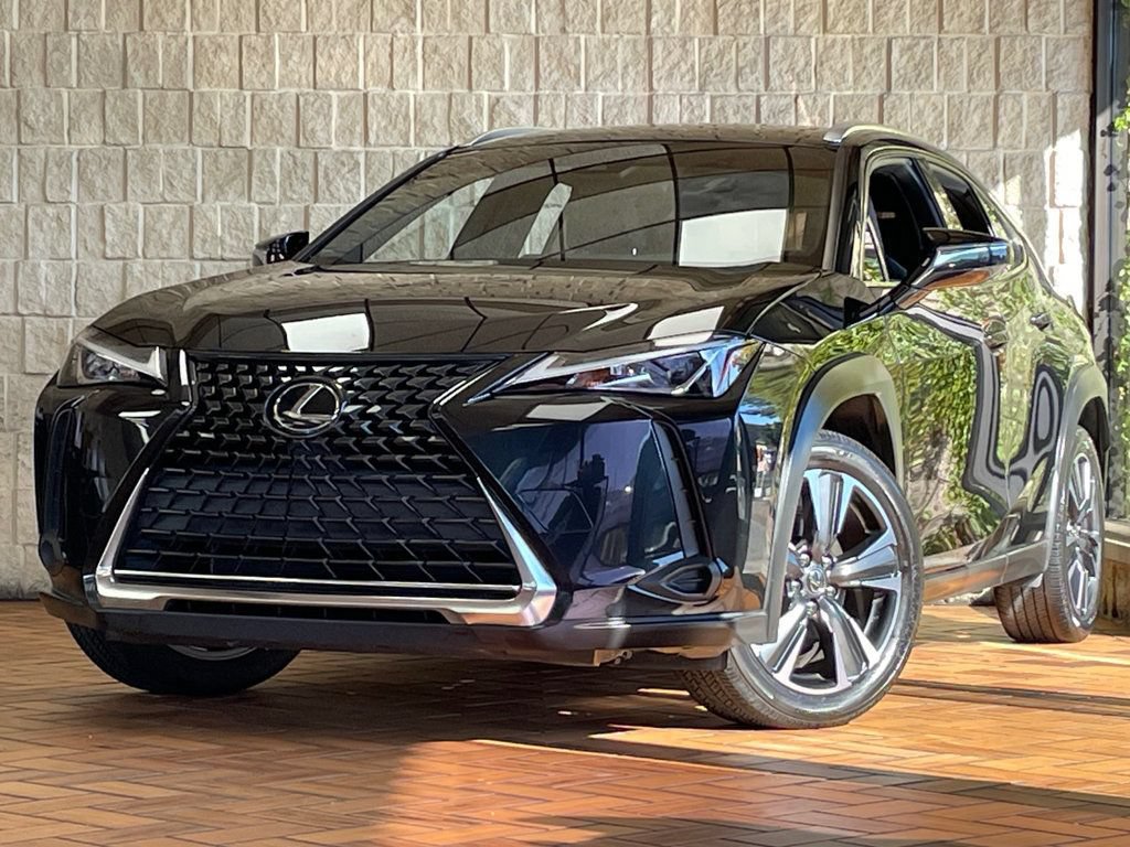 Used 2021 Lexus UX 200 FWD image 2
