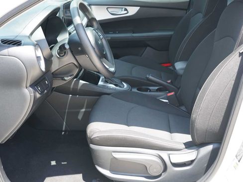 Certified 2024 Kia Forte LXS FWD image 9