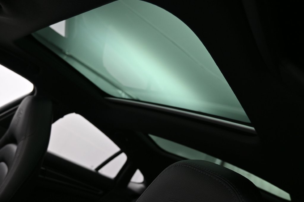 Certified 2023 Porsche Panamera 4 Platinum Edition AWD/4WD image 19