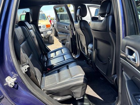 Used 2015 Jeep Grand Cherokee Overland w/ Advanced Technology Group AWD/4WD image 13