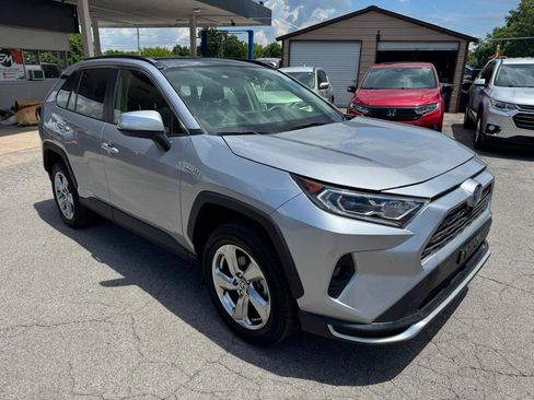 Used 2020 Toyota RAV4 Limited AWD/4WD image 3
