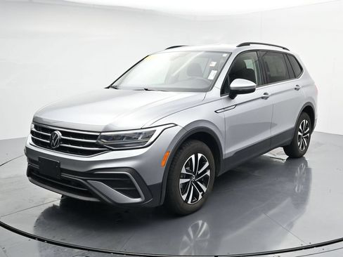 Used 2024 Volkswagen Tiguan S FWD image 4
