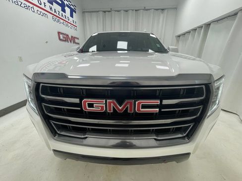 Used 2023 GMC Yukon AT4 AWD/4WD image 2
