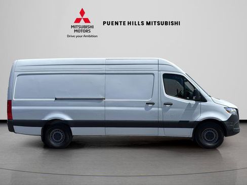 Used 2025 Mercedes-Benz Sprinter 2500 image 4