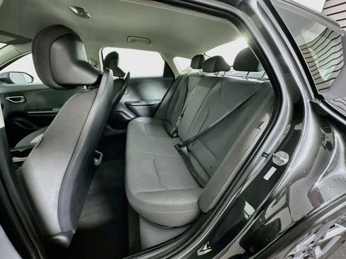 Used 2025 Kia K4 FWD image 26