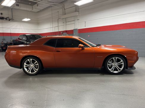 Used 2022 Dodge Challenger R/T image 11