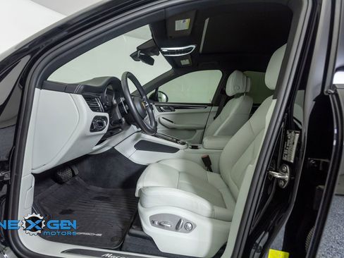 Used 2024 Porsche Macan AWD/4WD image 11