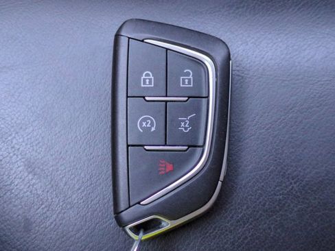 Used 2025 Cadillac XT4 Premium Luxury image 27