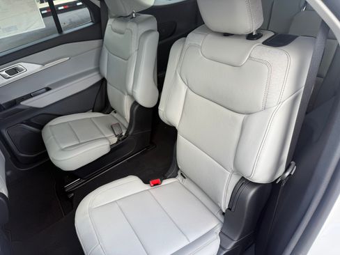 New 2026 Ford Explorer Active w/ Active Comfort Package RWD image 14