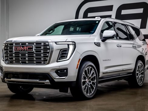 Used 2025 GMC Yukon Denali w/ Denali Reserve Package image 30