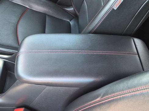Used 2023 Chevrolet Equinox RS w/ RS Leather Package FWD image 21