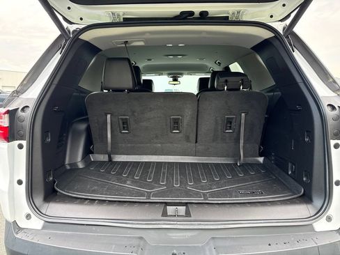 Used 2021 Chevrolet Traverse LT w/ LT Premium Package AWD/4WD image 23