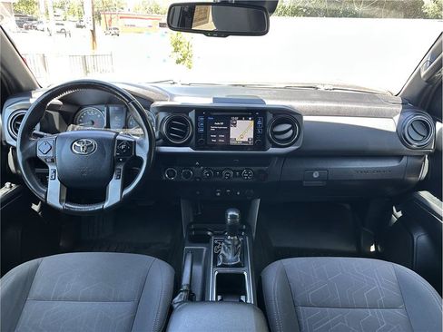 Used 2019 Toyota Tacoma TRD Off-Road AWD/4WD image 18