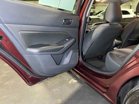 Used 2024 Nissan Altima 2.5 SV FWD image 17