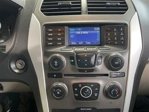 Used 2014 Ford Explorer XLT image 10