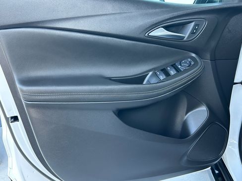 Used 2024 Buick Encore GX Sport Touring image 17