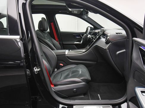 Used 2025 Mercedes-Benz GLC 43 AMG 4MATIC image 47