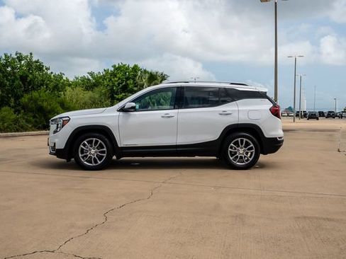 Used 2022 GMC Terrain SLT w/ LPO, Cargo Package FWD image 5