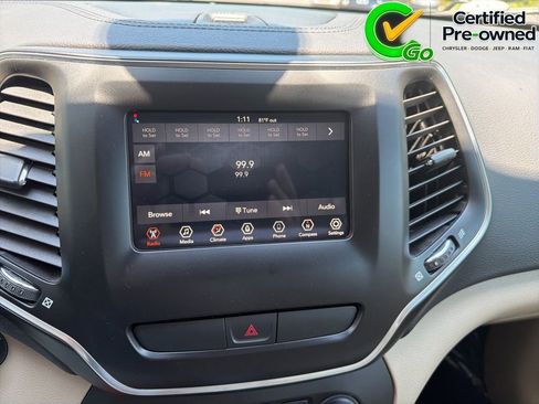 Certified 2019 Jeep Cherokee Latitude w/ Popular Appearance Group FWD image 58