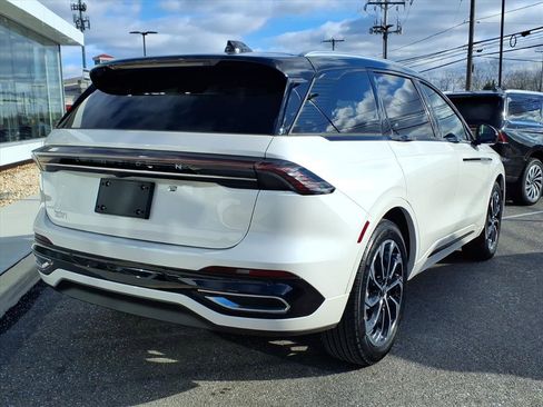 Certified 2025 Lincoln Nautilus Reserve AWD/4WD image 4