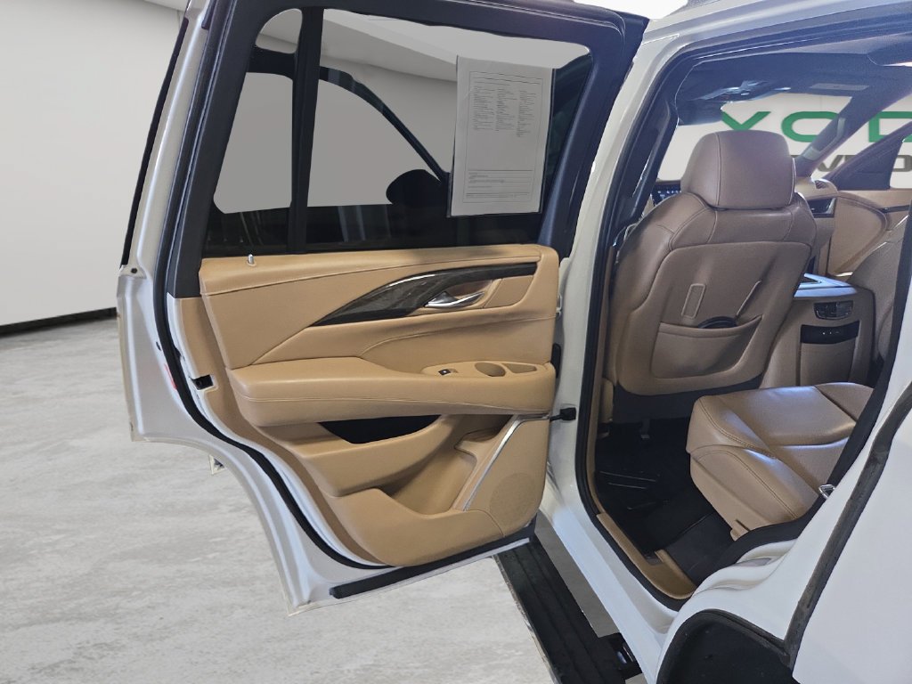 Used 2020 Cadillac Escalade Platinum AWD/4WD image 43
