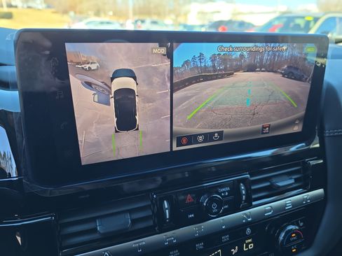 New 2026 Nissan Pathfinder Platinum image 22