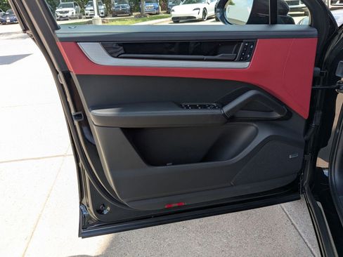 New 2025 Porsche Cayenne S image 13