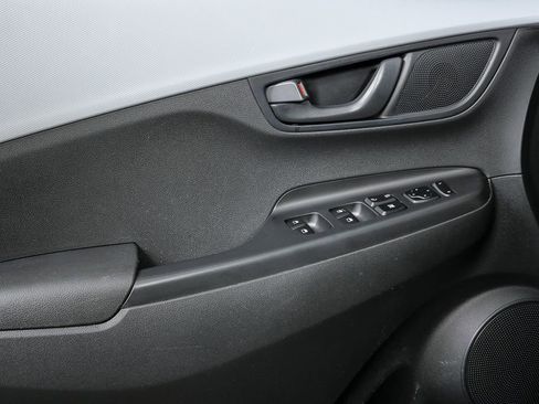 Used 2019 Hyundai Kona SE w/ Cargo Package image 6