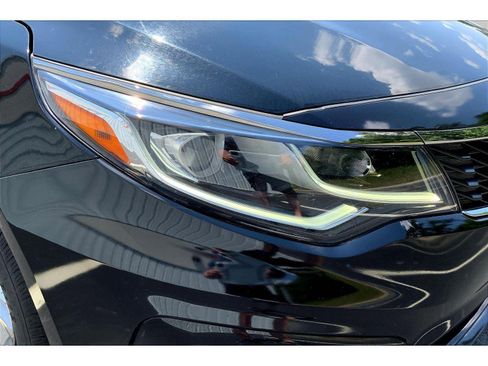 Used 2020 Kia Optima LX image 27