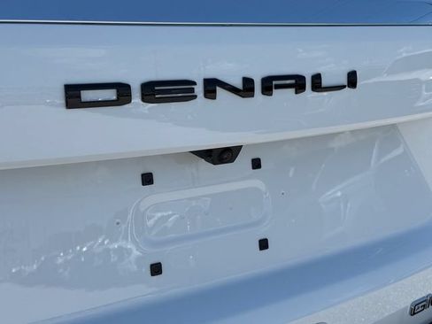 New 2026 GMC Yukon Denali AWD/4WD image 9