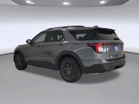 Used 2025 Ford Explorer ST-Line w/ ST-Line Street Pack AWD/4WD image 3