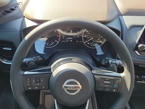 Used 2021 Nissan Rogue SV FWD image 20