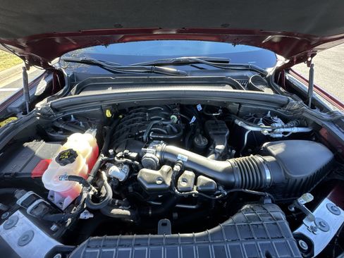 Used 2024 Jeep Grand Cherokee L Limited w/ Black Appearance Package image 28