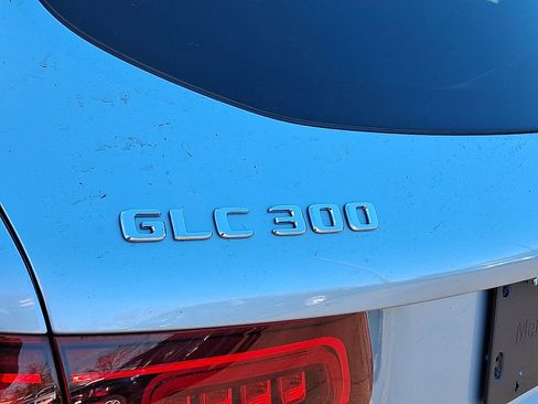 Used 2022 Mercedes-Benz GLC 300 4MATIC w/ Multimedia Package Lite image 30