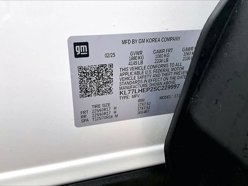 Used 2025 Chevrolet Trax LT w/ LT Convenience Package image 34