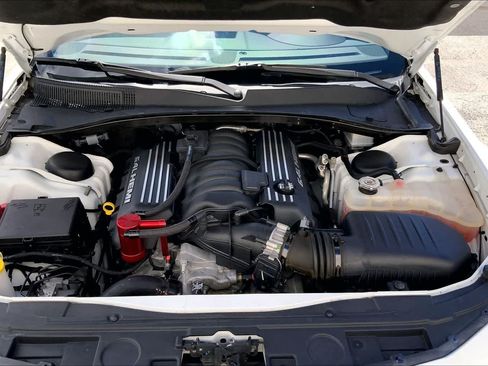 Used 2023 Chrysler 300 C RWD image 9