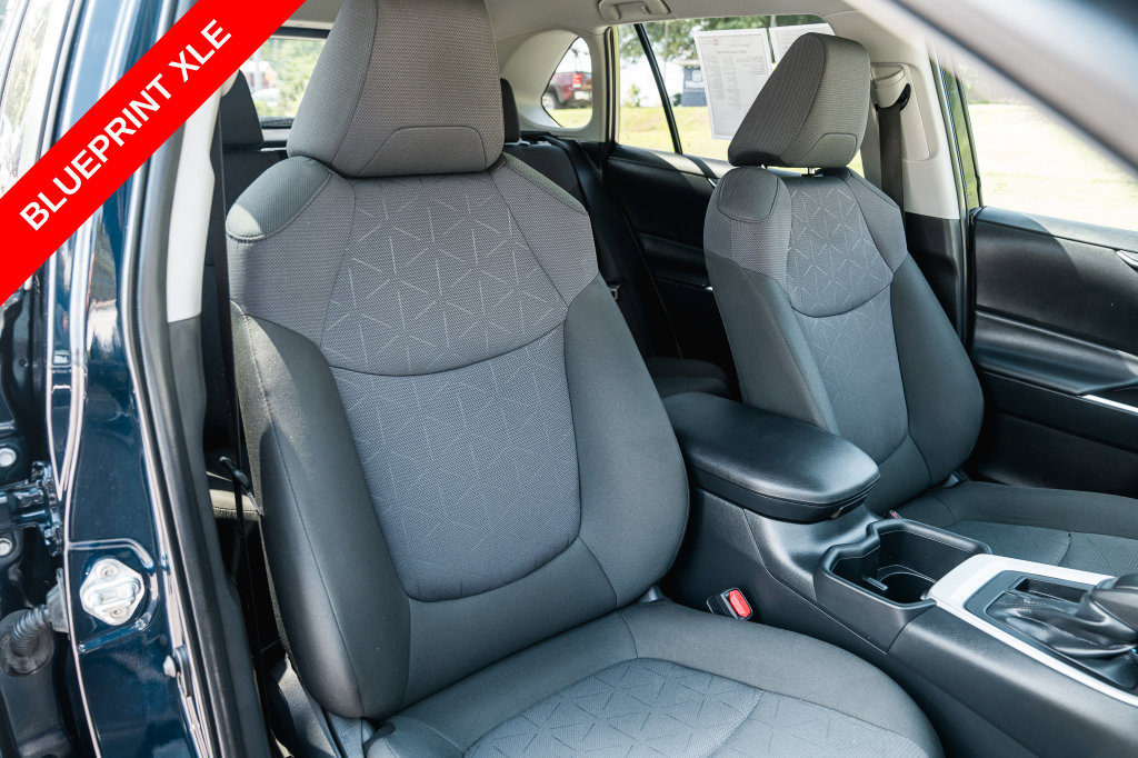Certified 2025 Toyota RAV4 XLE FWD image 29