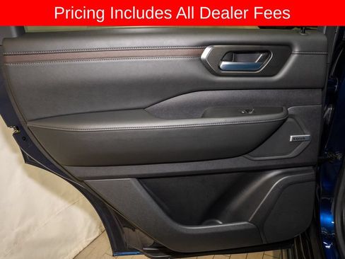 Certified 2025 Nissan Armada SL w/ Captain's Chari Seat Package AWD/4WD image 12
