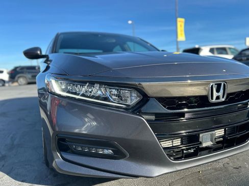 Used 2018 Honda Accord Sport image 29