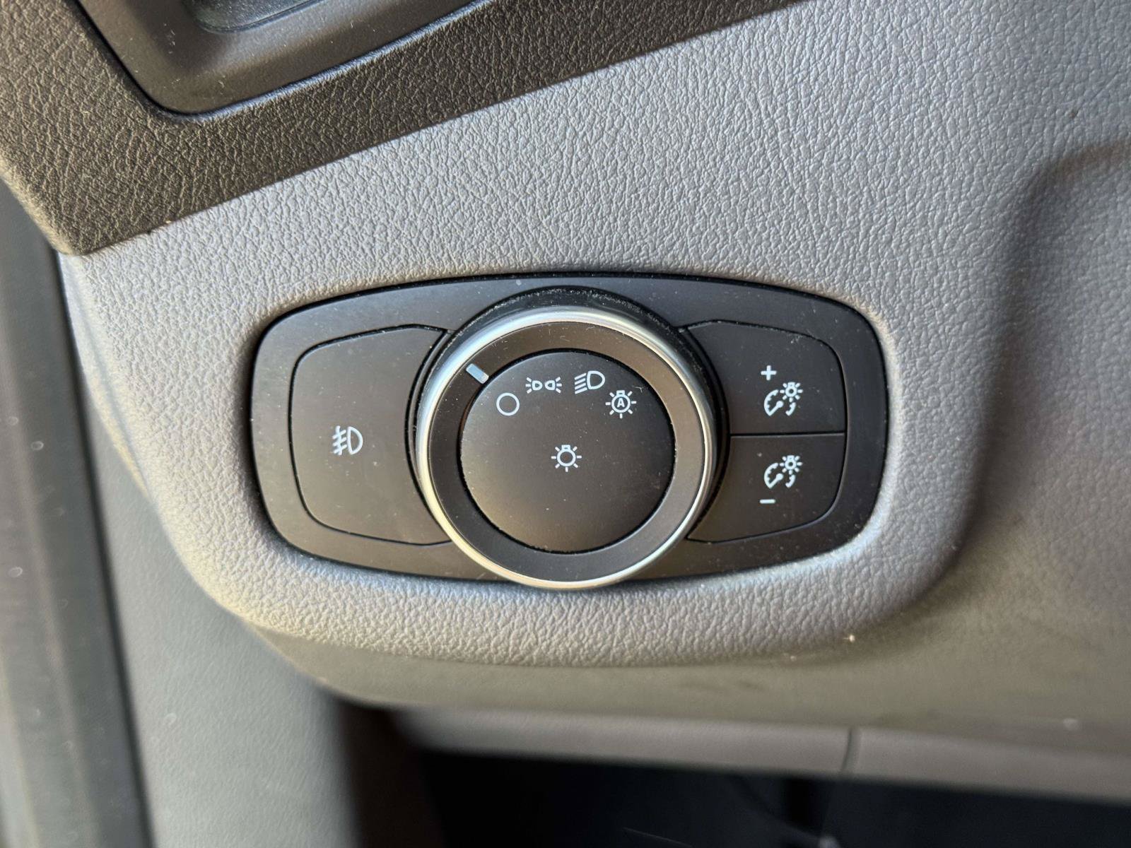 Used 2020 Ford Transit Connect XLT FWD image 16