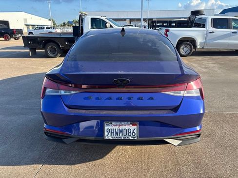 Used 2023 Hyundai Elantra SEL w/ Convenience Package FWD image 6
