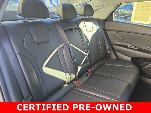 Certified 2023 Hyundai Elantra Limited w/ Preferred Accessory Package image 11