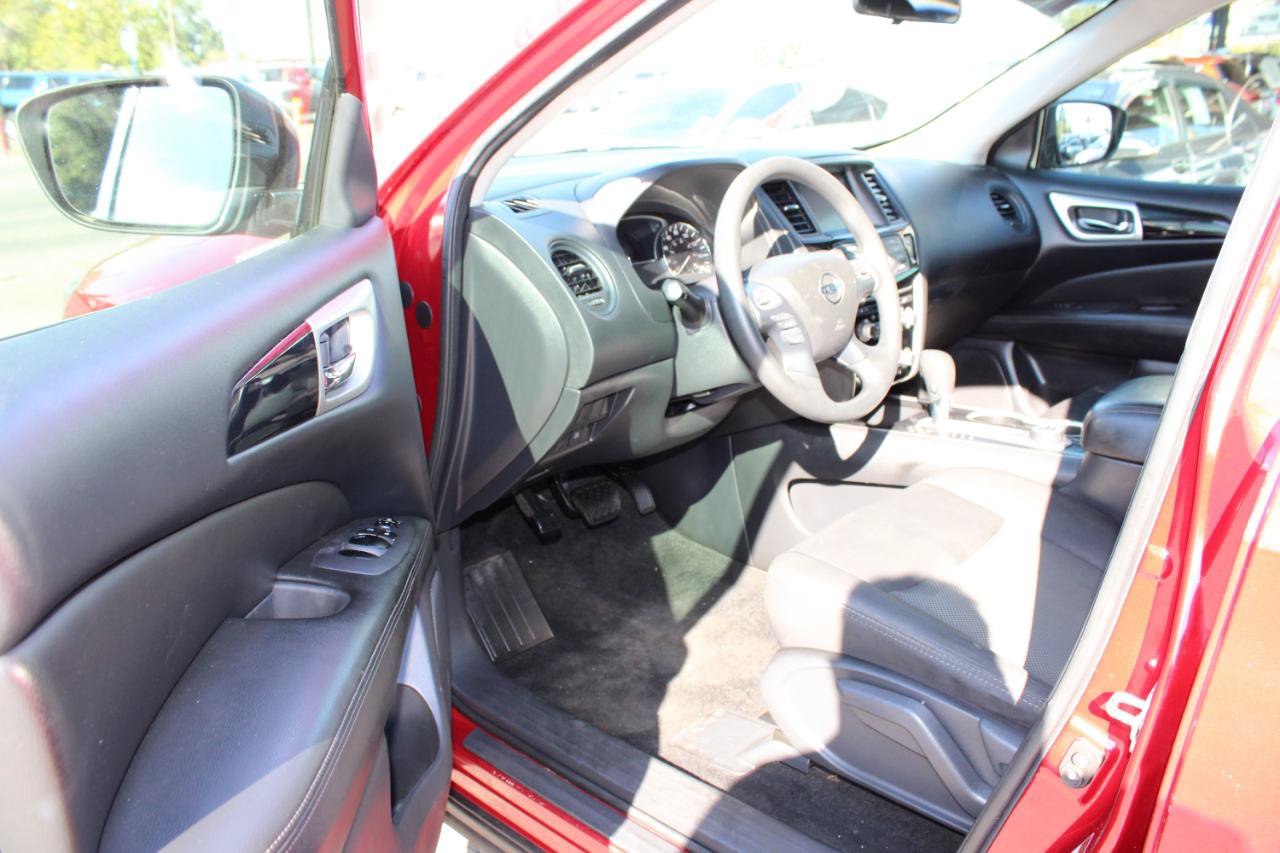 Used 2018 Nissan Pathfinder S AWD/4WD image 12